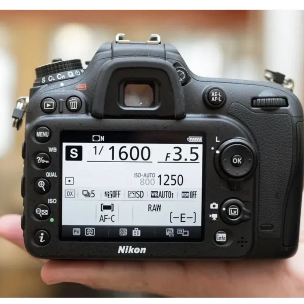 Nikon D7200 Digital Camera & Kit